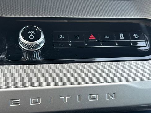 Used 2025 Ford Expedition Active AWD/4WD image 36