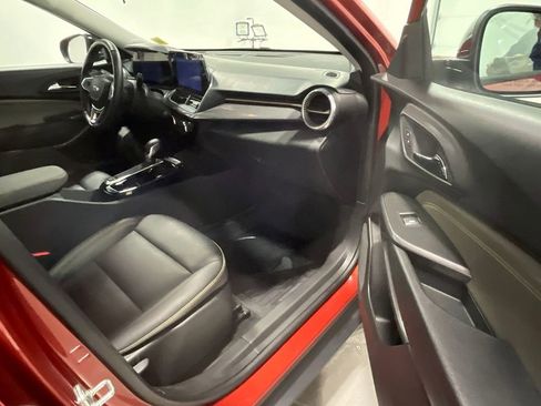 Used 2024 Chevrolet Trax ACTIV w/ Sunroof Package image 25