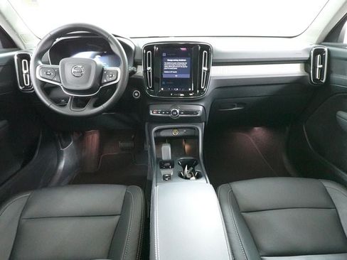 Used 2025 Volvo XC40 B5 Core AWD/4WD image 13