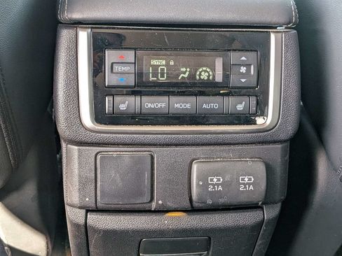 Used 2022 Subaru Ascent Limited w/ Technology Package AWD/4WD image 17