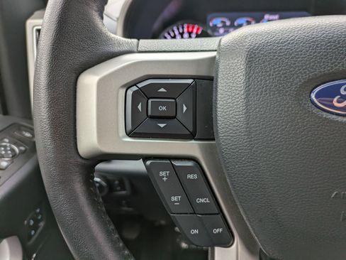 Used 2022 Ford F250 Lariat w/ Black Appearance Package image 31