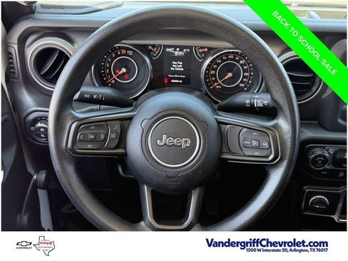 Used 2022 Jeep Gladiator Sport AWD/4WD image 12