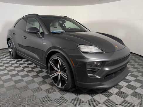 New 2026 Porsche Macan 4S Electric AWD/4WD image 9