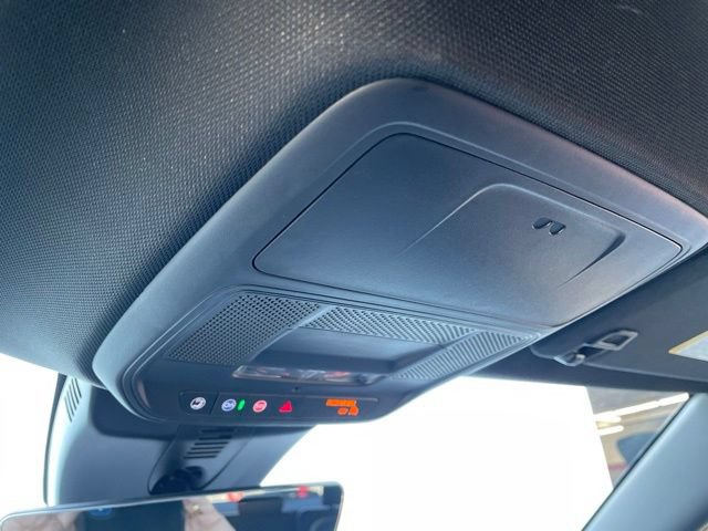 Used 2026 GMC Acadia Elevation w/ Elevation Premium Package FWD image 30