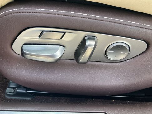 Used 2020 Lexus LS 500 w/ Interior Upgrade Package image 11