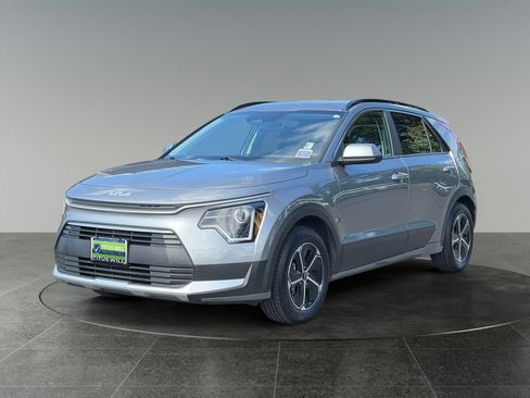 Used 2025 Kia Niro LX FWD image 3