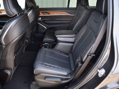 Used 2022 Jeep Grand Cherokee L Summit AWD/4WD image 26