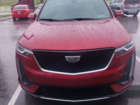 Used 2022 Cadillac XT6 Sport w/ Technology Package AWD/4WD image 4