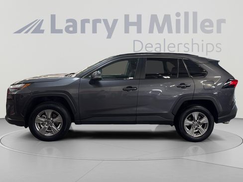 Used 2025 Toyota RAV4 XLE AWD/4WD image 2