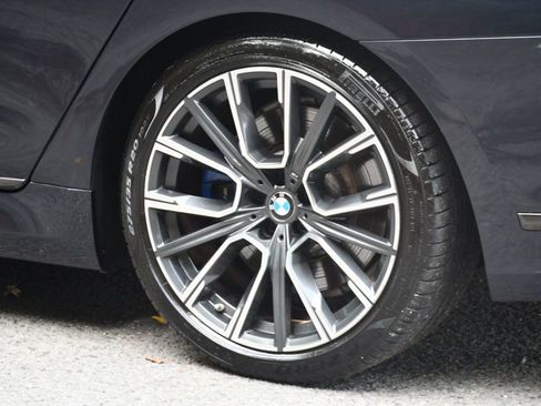 Used 2022 BMW 750i xDrive 750i xDrive w/ M Sport Package image 16