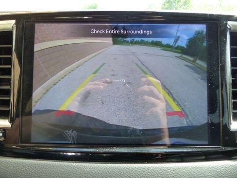 Used 2024 Chrysler Pacifica Touring-L FWD image 47