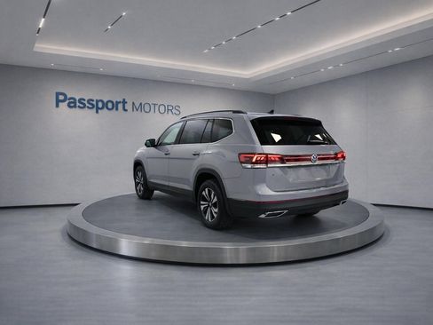 Used 2025 Volkswagen Atlas SE FWD image 4