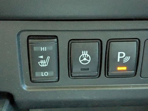 Used 2022 Nissan Frontier SV image 52