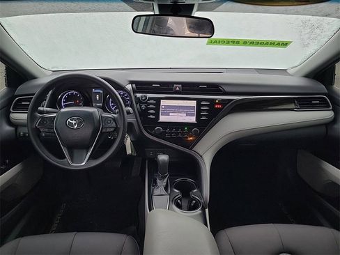 Used 2019 Toyota Camry LE image 8