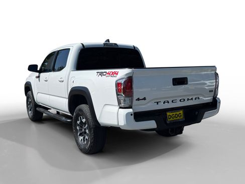Used 2021 Toyota Tacoma TRD Off-Road w/ Technology Package AWD/4WD image 3