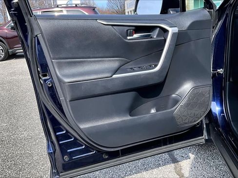 Used 2024 Toyota RAV4 SE w/ Weather & Moonroof Package image 22