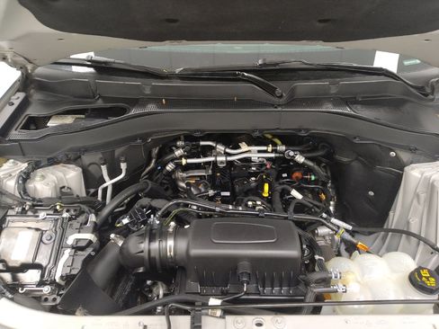 Used 2022 Ford Explorer XLT AWD/4WD image 30