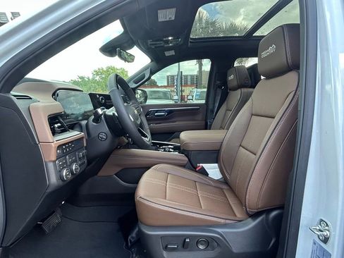 New 2026 Chevrolet Suburban High Country AWD/4WD image 13