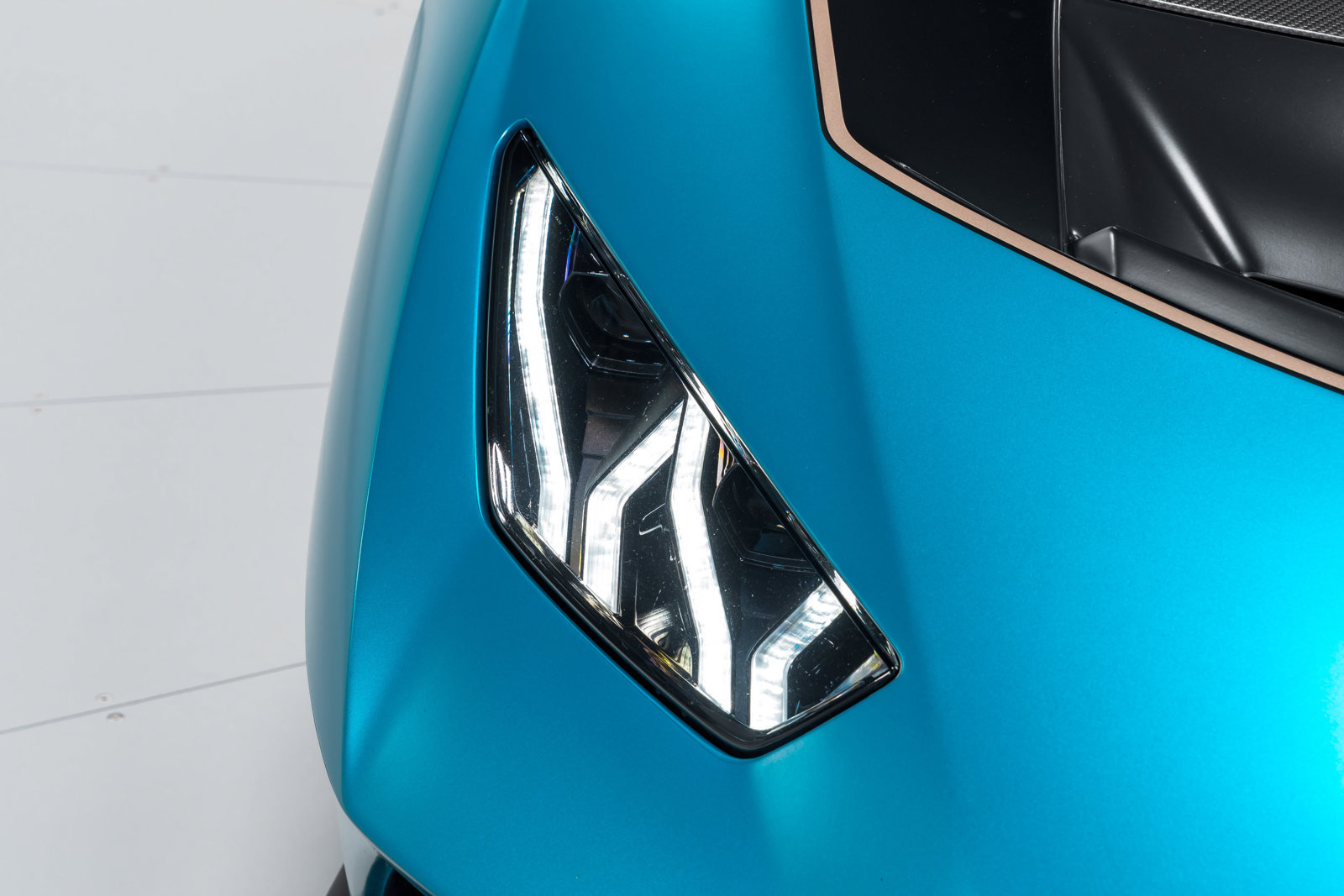 Used 2022 Lamborghini Huracan STO RWD image 43