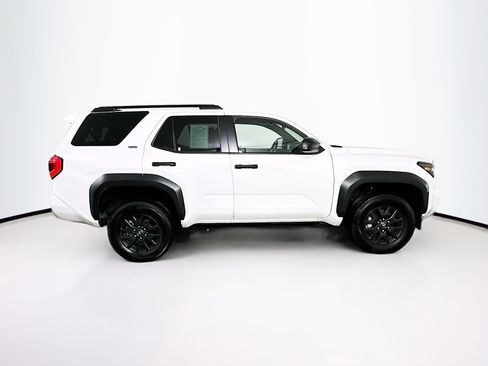 Used 2025 Toyota 4Runner SR5 AWD/4WD image 10
