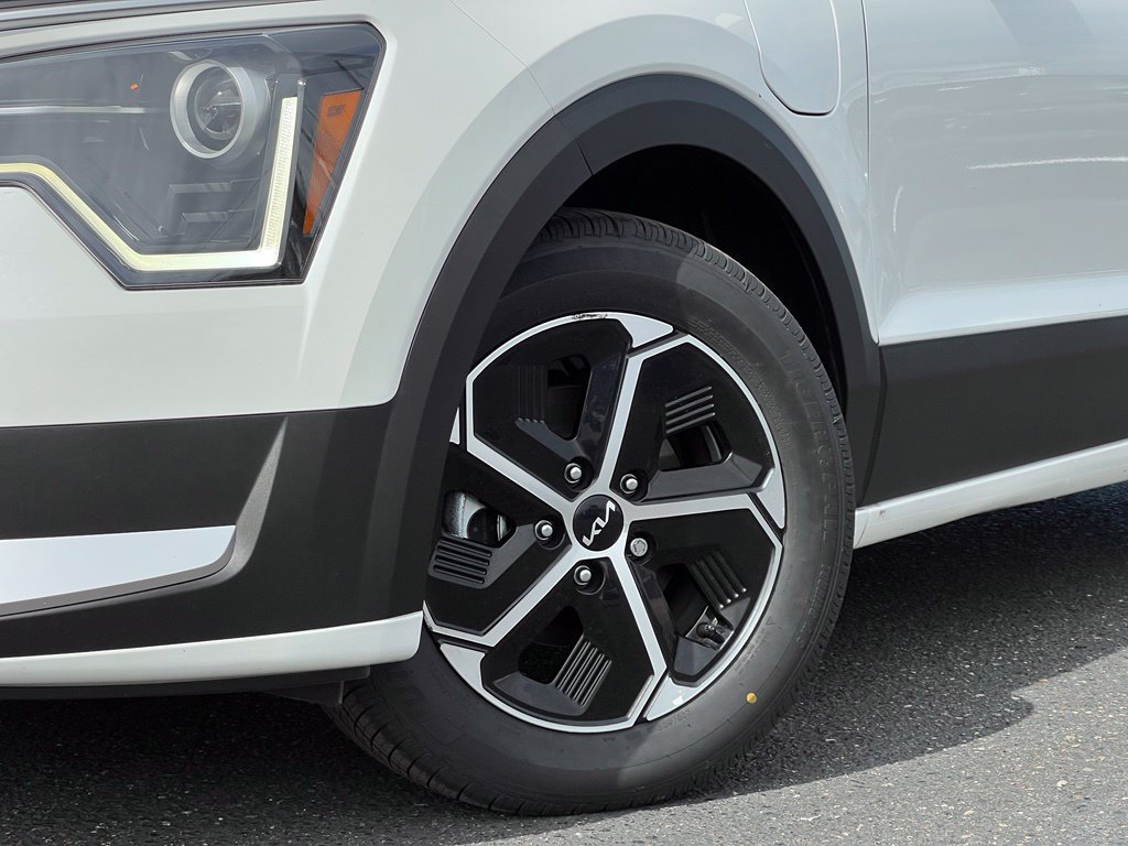 Certified 2024 Kia Niro EX w/ EX Cold Weather Package FWD image 2