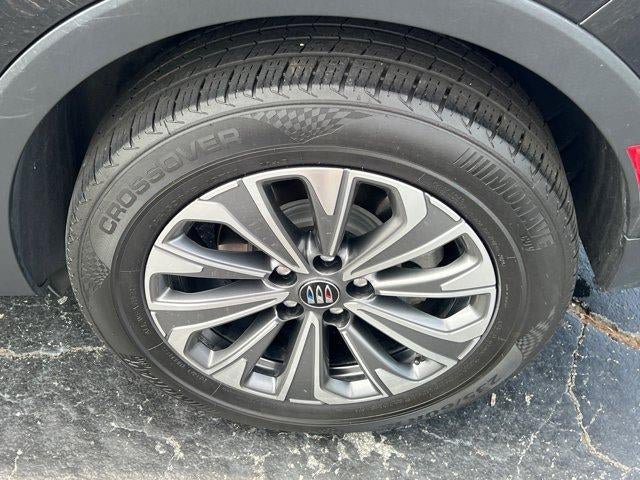 Used 2024 Buick Envision Preferred AWD/4WD image 21