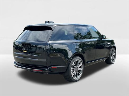 New 2025 Land Rover Range Rover SE image 4