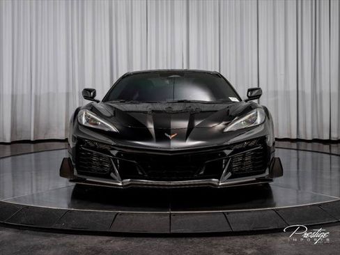 Used 2025 Chevrolet Corvette Z06 w/ Z07 Performance Package RWD image 2