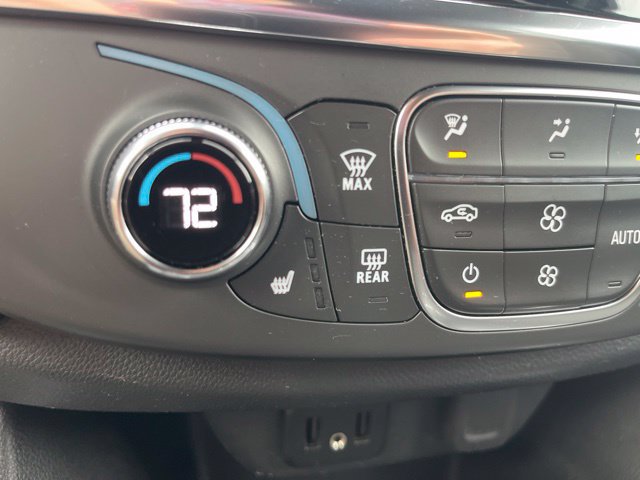 Used 2023 Chevrolet Traverse LT FWD image 9