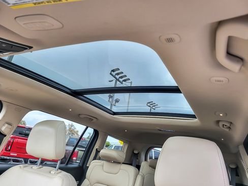 Used 2021 Jeep Grand Cherokee L Limited image 9