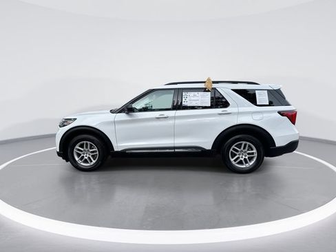 Used 2025 Ford Explorer Active w/ Active Comfort Package RWD image 5