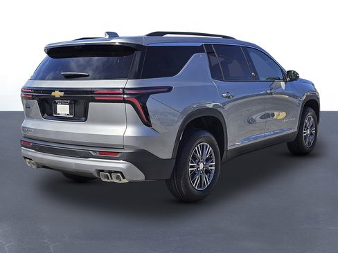 New 2026 Chevrolet Traverse LT w/ Driver Confidence Package FWD image 5