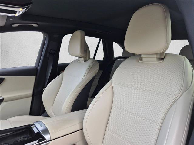 Used 2024 Mercedes-Benz GLC 300 4MATIC image 13