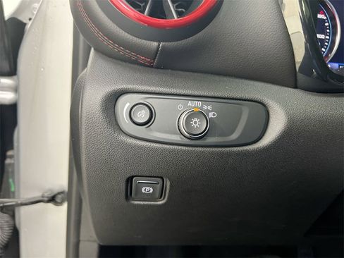 Used 2021 Chevrolet Blazer RS w/ Enhanced Convenience Package image 18