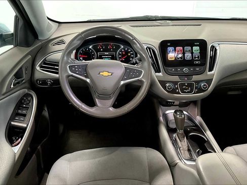 Used 2018 Chevrolet Malibu LT w/ Driver Confidence Package image 12