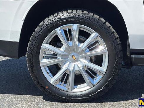 Used 2021 Chevrolet Suburban High Country w/ Premium Package AWD/4WD image 39