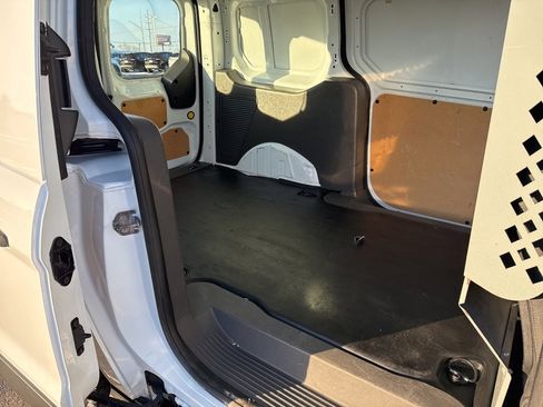 Used 2021 Ford Transit Connect XLT image 19