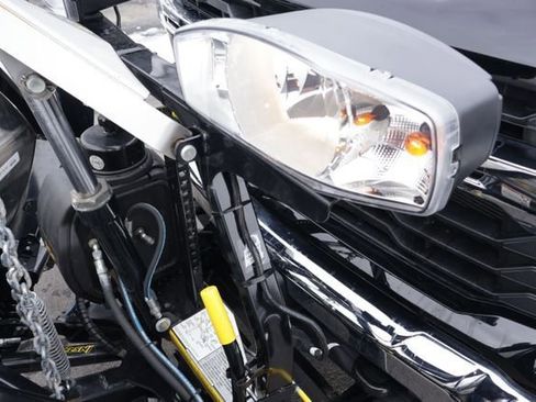 Used 2025 Chevrolet Silverado 2500 LT w/ Convenience Package image 12