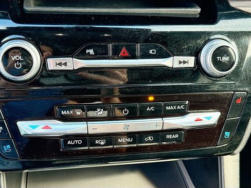 Used 2022 Ford Explorer Limited w/ Hybrid Equipment Group 310A image 38