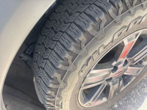 Certified 2025 Nissan Rogue SV AWD/4WD image 9