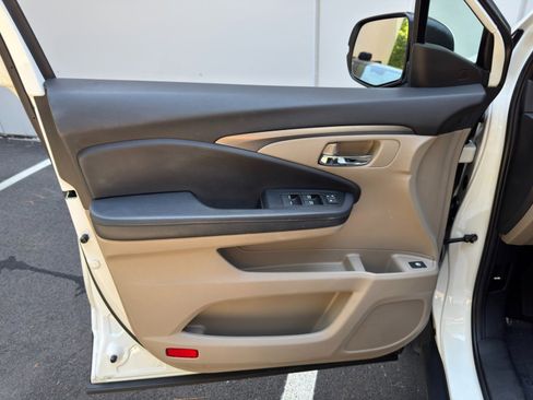 Used 2021 Honda Pilot EX image 39