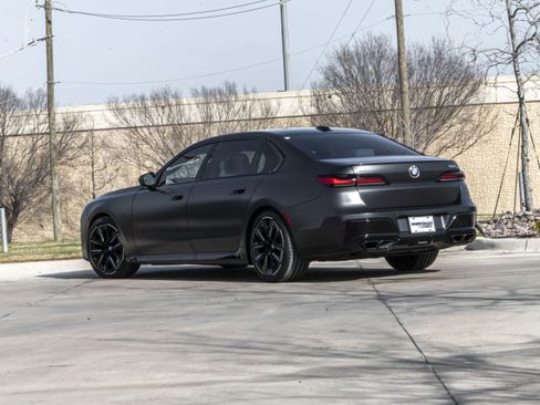 Certified 2024 BMW 760i xDrive w/ Executive Package image 3