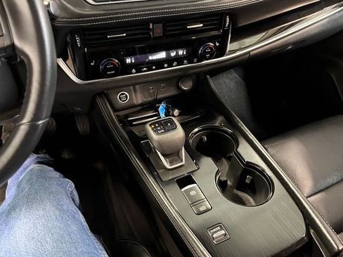 Used 2023 Nissan Rogue SL image 29