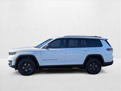 New 2025 Jeep Grand Cherokee L Altitude image 5