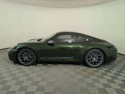 New 2026 Porsche 911 Carrera T image 2