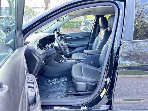 Used 2024 Buick Encore GX Sport Touring image 2