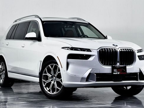 Used 2024 BMW X7 xDrive40i w/ Executive Package AWD/4WD image 2