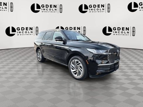 Certified 2025 Lincoln Navigator Reserve AWD/4WD image 2