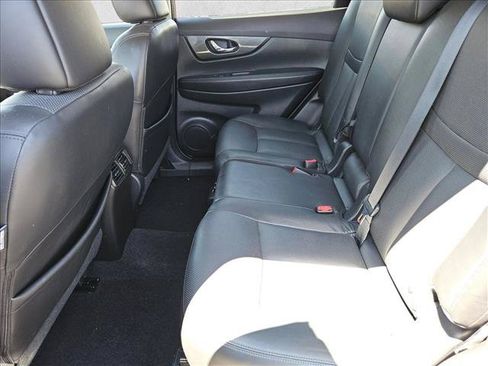 Used 2015 Nissan Rogue SL w/ SL Premium Package FWD image 26