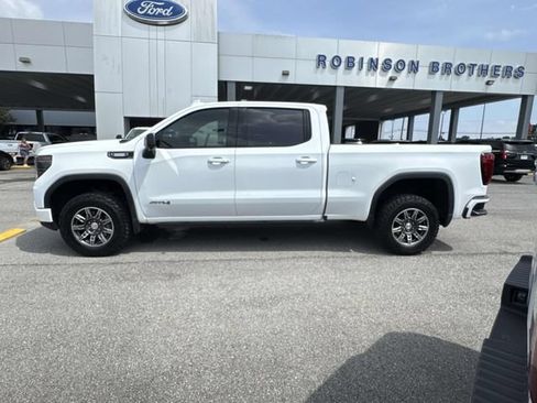 Used 2024 GMC Sierra 1500 AT4 w/ Technology Package AWD/4WD image 8